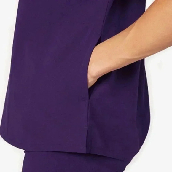 FIGS Technical Collection Purple Mua Pintuck Scrub Short Sleeve Top - Picture 7 of 8